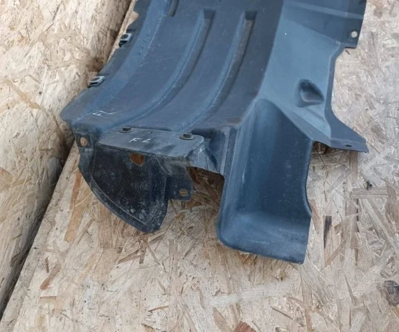 Подкрылок передний левый для Toyota Land Cruiser 200 (JDM) 2007-2013 на фотографиях