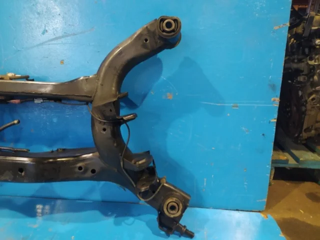 Задняя балка для Nissan Teana J31 2003-2007 на фотографиях