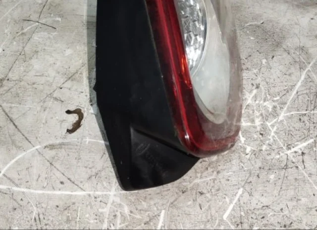 Фонарь внутренний правый для Ford Kuga CBV 2008-2013 на фотографиях