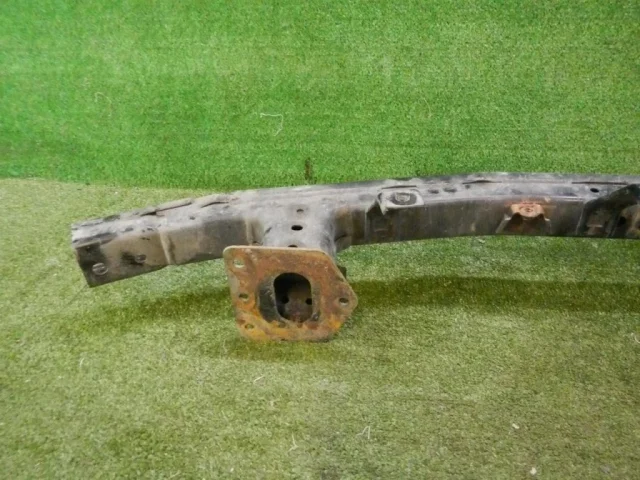 Усилитель бампера передний верхний для Infiniti QX 80 2013-2022 на фотографиях