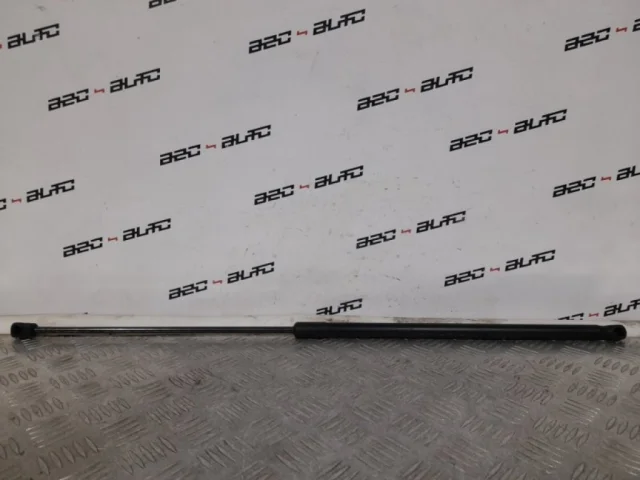 Амортизатор капота правый для Volkswagen Passat (B6, Typ 3C) 2005-2010 на фотографиях