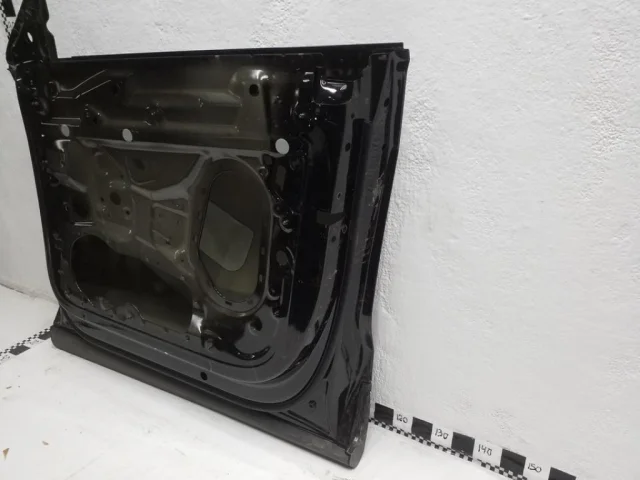 Дверь передняя правая для Audi Q8 4M 2018-2023 на фотографиях