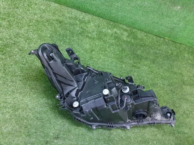 Фара левая для Toyota Camry XV70 rest 2021+ на фотографиях