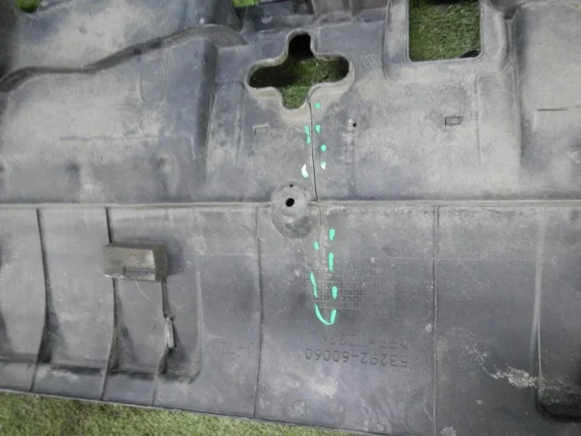 Накладка порога левая для Toyota Land Cruiser 200 (JDM) 2007-2013 на фотографиях