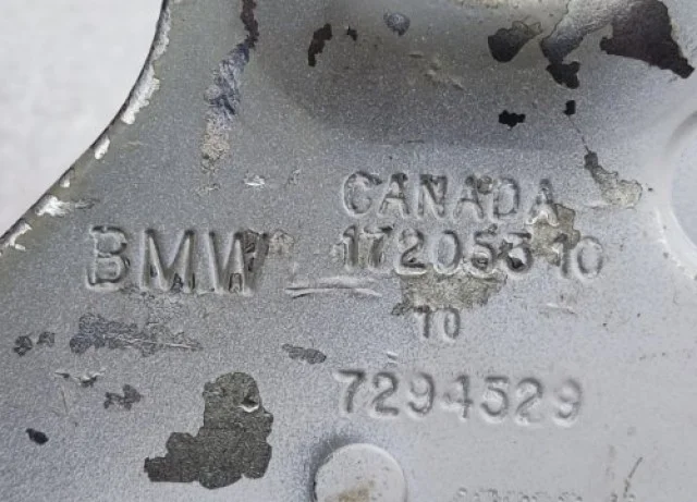 Петля капота левая для BMW X5 F15 (Ф15) 2013-2018 на фотографиях