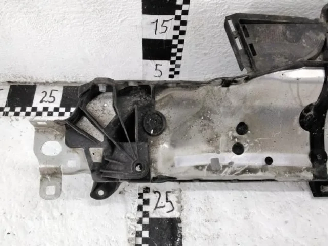 Панель радиатора (телевизор) для Porsche Macan 95B 2014-2023 на фотографиях