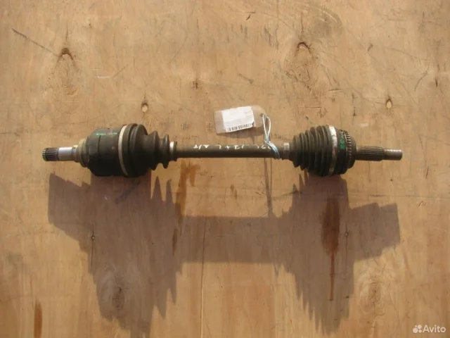 Привод передний левый для Toyota Avensis Седан T220 1997-2003 на фотографиях