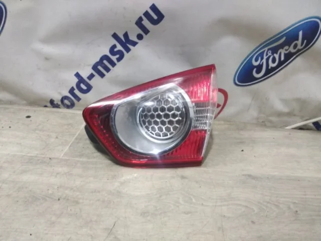 Фонарь внутренний правый для Ford Kuga CBV 2008-2013 на фотографиях