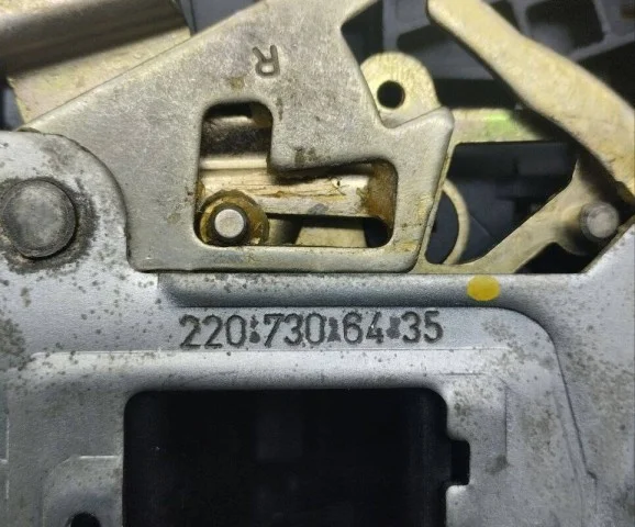 Замок задней правой двери для Mercedes-Benz S class W220 1998-2005 на фотографиях