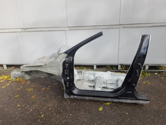 Четверть кузова передняя правая для Volvo XC60 Y20 2008-2017 на фотографиях