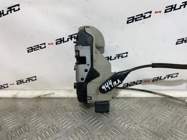 Замок передней левой двери для Citroen C4 Седан 2010-2016 на фотографиях