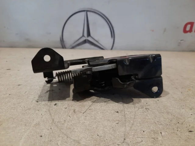 Замок капота правый для BMW 3er F30 2011-2019 на фотографиях