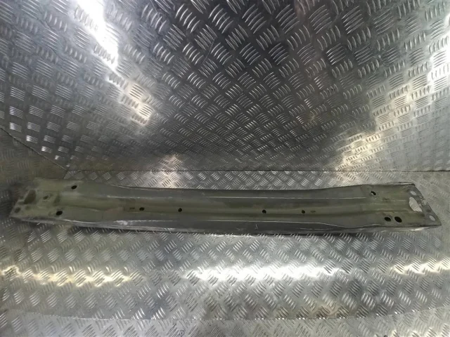 Усилитель переднего бампера для Ford Explorer U502 rest 2014-2019 на фотографиях