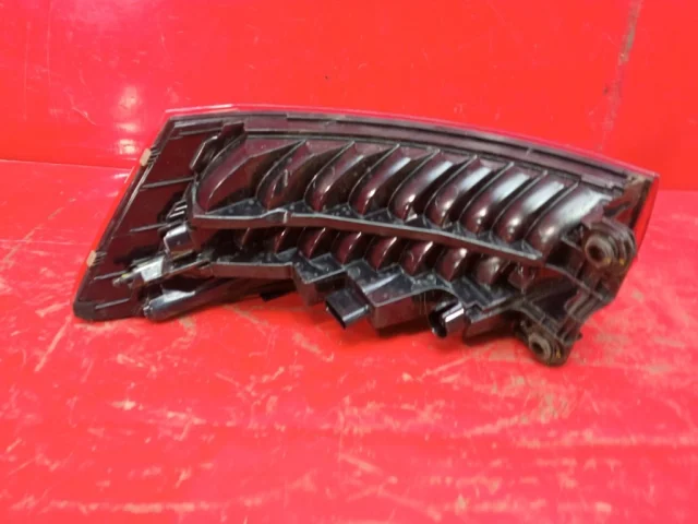 Фонарь левый для Volkswagen Jetta 7 2020+ на фотографиях