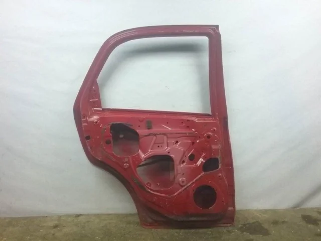 Молдинг двери задний левый для Suzuki SX4 2006-2009 на фотографиях