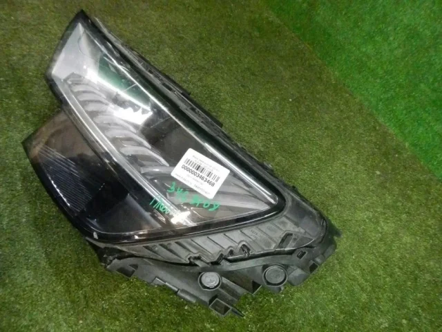 Фара левая для Audi Q8 4M 2018-2023 на фотографиях