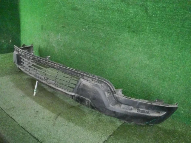 Решетка переднего бампера для Ford Explorer U502 rest 2014-2019 на фотографиях