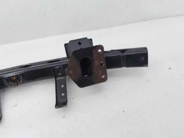 Усилитель переднего бампера для Infiniti QX 80 2013-2022 на фотографиях