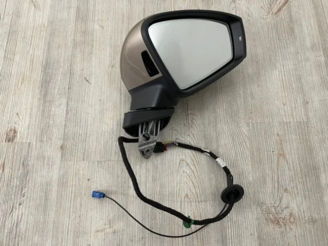 Зеркало боковое правое для Volkswagen Touareg III (CR) 2018+ на фотографиях