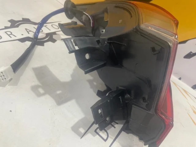 Фонарь правый для Lexus RX AGL10, GGL10, GLV15, GGL15, GLV10 2009-2015 на фотографиях