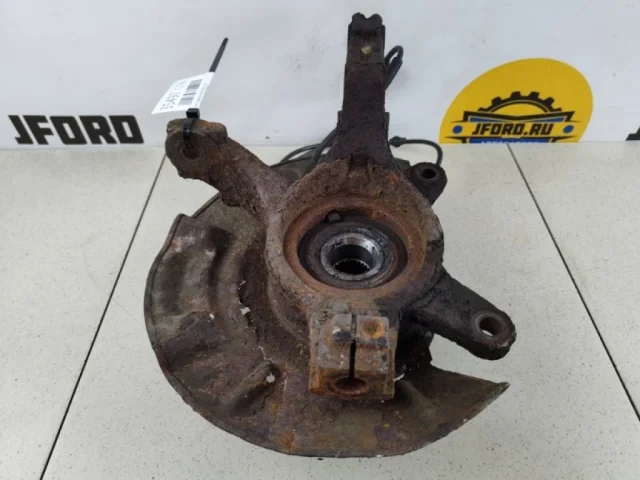 Кулак поворотный левый для Suzuki SX4 2006-2009 на фотографиях