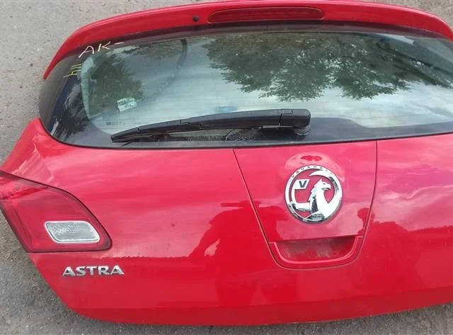 Крышка багажника для Opel Astra J Sports Tourer 2009-2017 на фотографиях