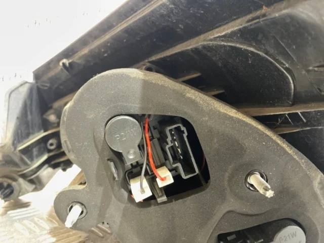 Фонарь внешний левый для Citroen DS4 2011-2016 на фотографиях