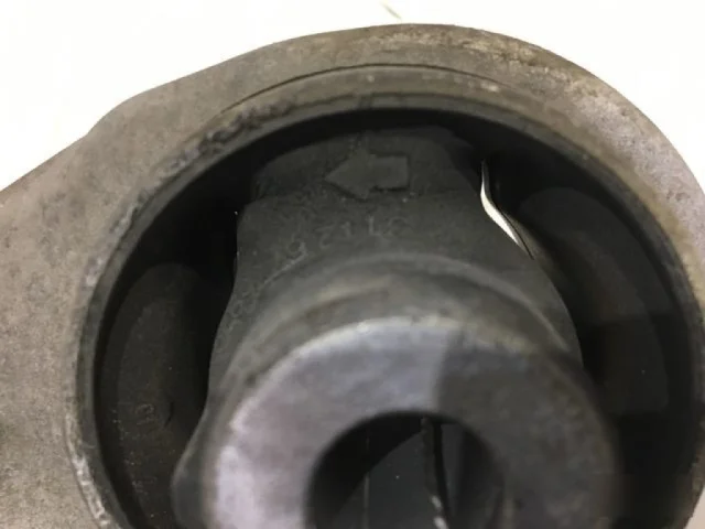 Рычаг передний правый нижний для BMW 5er Ф10 2010-2013 на фотографиях