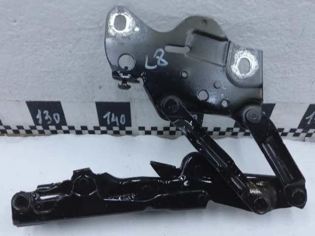 Петля капота левая для BMW X5 G05 2018+ на фотографиях