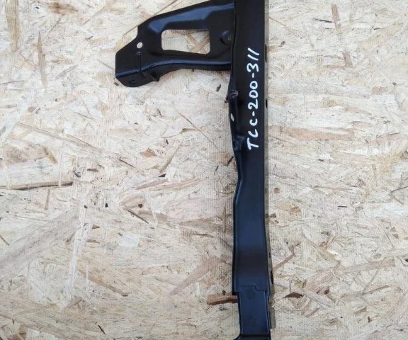 Стойка замка капота правая для Toyota Land Cruiser 200 2007-2015 на фотографиях