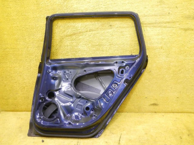 Дверь задняя правая для Volkswagen Passat (B8) Variant 2014-2019 на фотографиях