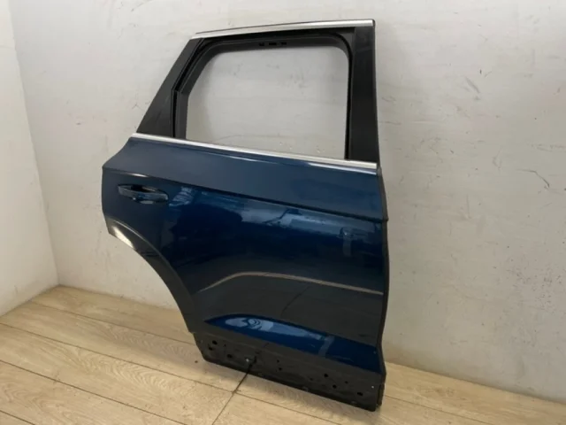 Дверь задняя правая для Volkswagen Touareg III (CR) 2018+ на фотографиях