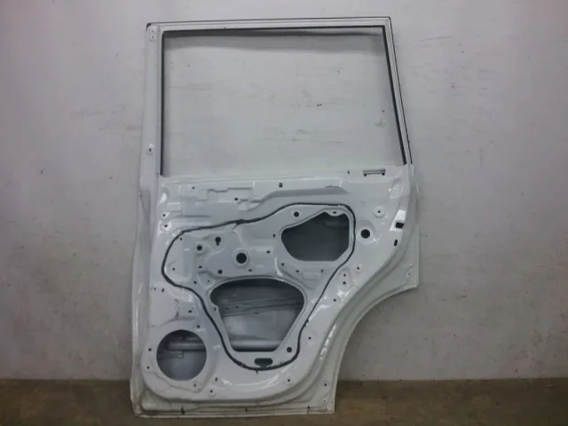 Двери для Toyota Land Cruiser 200 (JDM) 2007-2013 на фотографиях