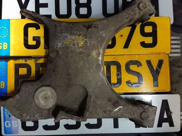 Качающийся рычаг левый для BMW X5 Е53 1999-2006 на фотографиях