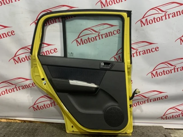 Накладка на дверь передняя левая для Hyundai Getz 2002-2011 на фотографиях