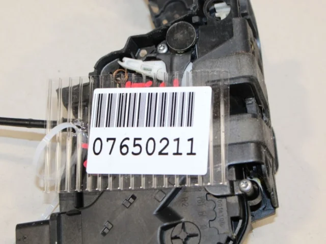 Замок двери задней правой для Ford Galaxy CD340 2006-2015 на фотографиях