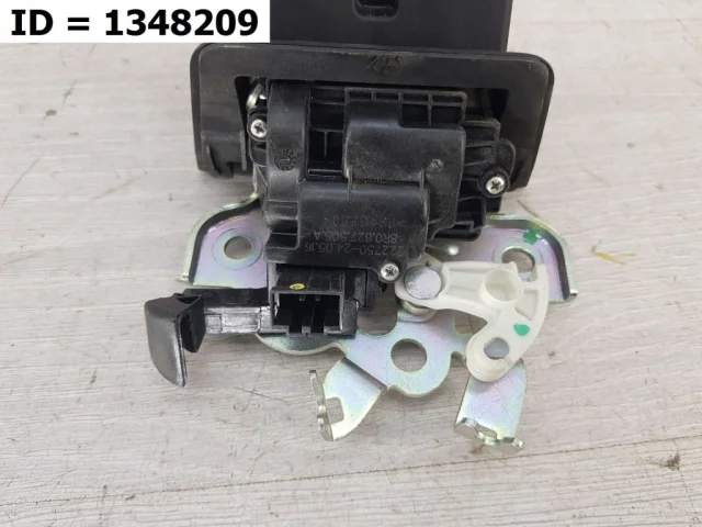 Замок багажника для Skoda Octavia A7 Tour на фотографиях