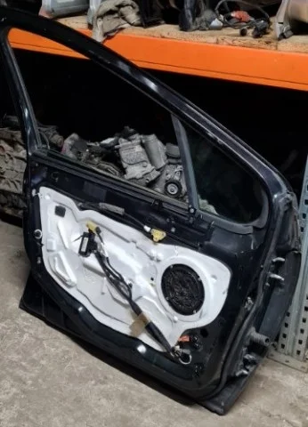 Накладка на дверь передняя левая для Peugeot 308 T7 Хэтчбек 2007-2014 на фотографиях