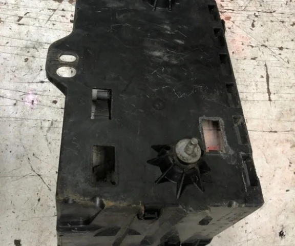 Поддон аккумулятора для Citroen C4 Седан 2010-2016 на фотографиях