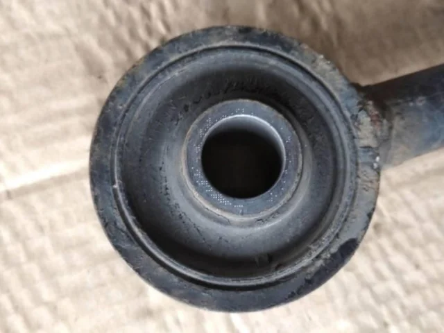 Стойка стабилизатора задняя для Nissan Murano Z51 2007-2015 на фотографиях