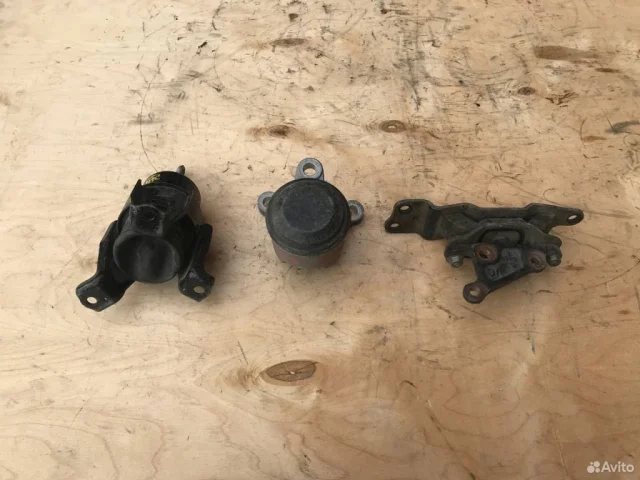 Подушка двигателя задняя левая нижняя для Nissan Teana J32 2008-2013 на фотографиях