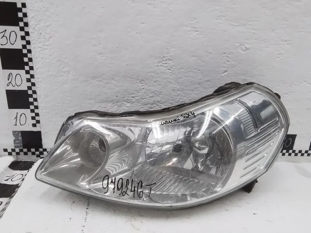 Фара ксенон левая для Suzuki SX4 2006-2009 на фотографиях