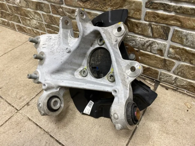 Кулак задний правый для Hyundai Tucson NX4 2020+ на фотографиях