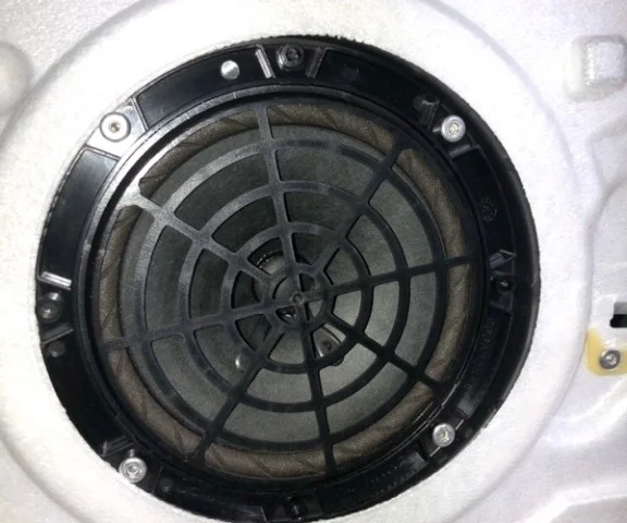 Дверь передняя правая для Peugeot 308 SW T7 2007-2014 на фотографиях