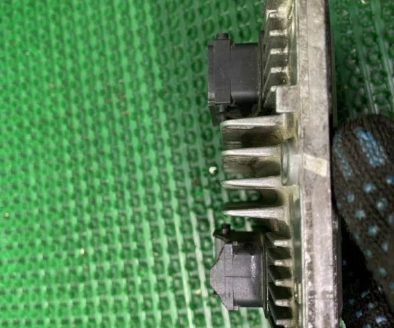 Блок управления двигателем для Opel Vectra B Caravan 1996-2003 на фотографиях