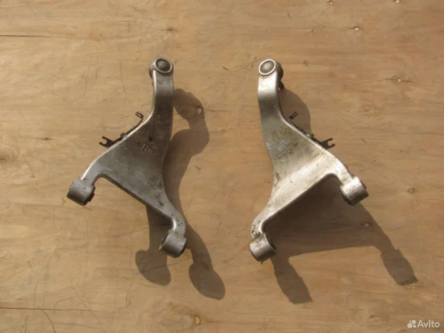 Рычаг передний правый нижний для Nissan Murano Z50 2002-2009 на фотографиях