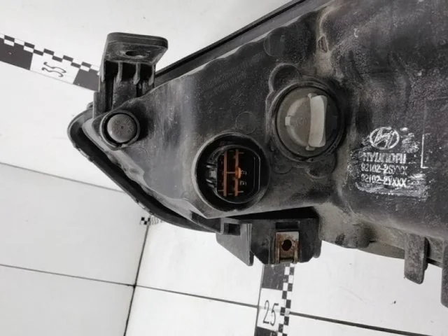 Фара правая для Hyundai Tucson LM 2009-2015 на фотографиях