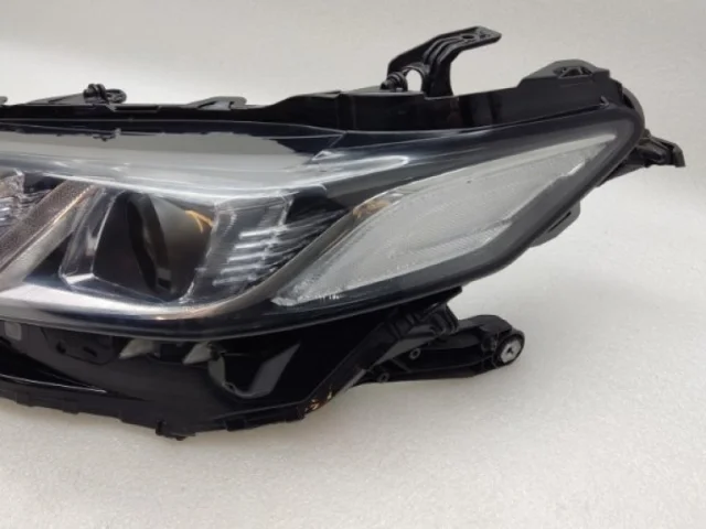 Фара левая для Toyota Camry XV70 rest 2021+ на фотографиях