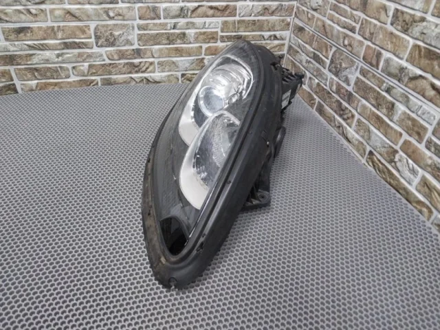 Фара правая для Porsche Macan 95B 2014-2023 на фотографиях