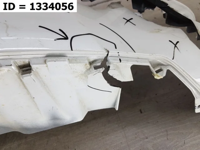 Спойлер переднего бампера для Toyota Land Cruiser J300 2021+ на фотографиях